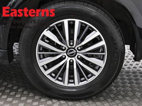 Used 2024 Nissan Armada SL w/ Captain's Chairs Package image 35