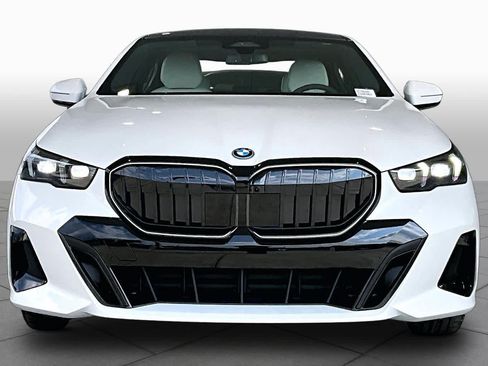 New 2027 BMW 550e xDrive w/ Premium Package AWD/4WD image 3