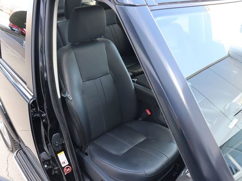 Used 2016 Land Rover LR4 HSE Silver Edition image 32