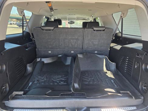Used 2018 GMC Yukon XL SLT AWD/4WD image 8