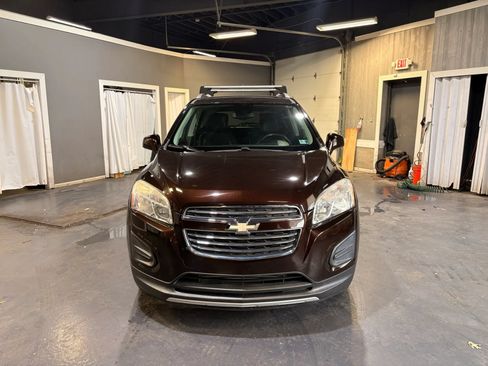 Used 2015 Chevrolet Trax LT w/ LT Plus Package AWD/4WD image 2
