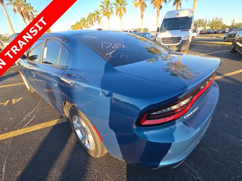 Used 2022 Dodge Charger SXT w/ Leather Interior Group RWD image 5