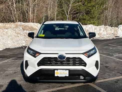 Used 2020 Toyota RAV4 LE image 8