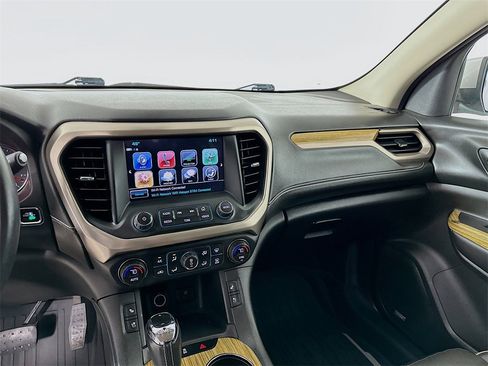Used 2018 GMC Acadia Denali image 20
