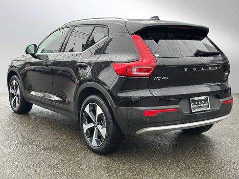 Used 2025 Volvo XC40 B5 Core w/ Protection Package Premier image 5