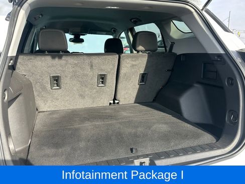 Used 2023 GMC Terrain SLE w/ Driver Convenience Package image 11