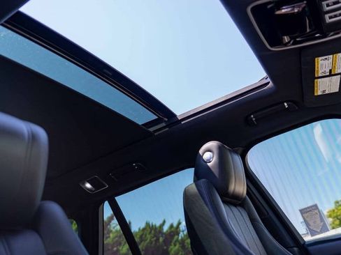 Used 2014 Land Rover Range Rover HSE image 18