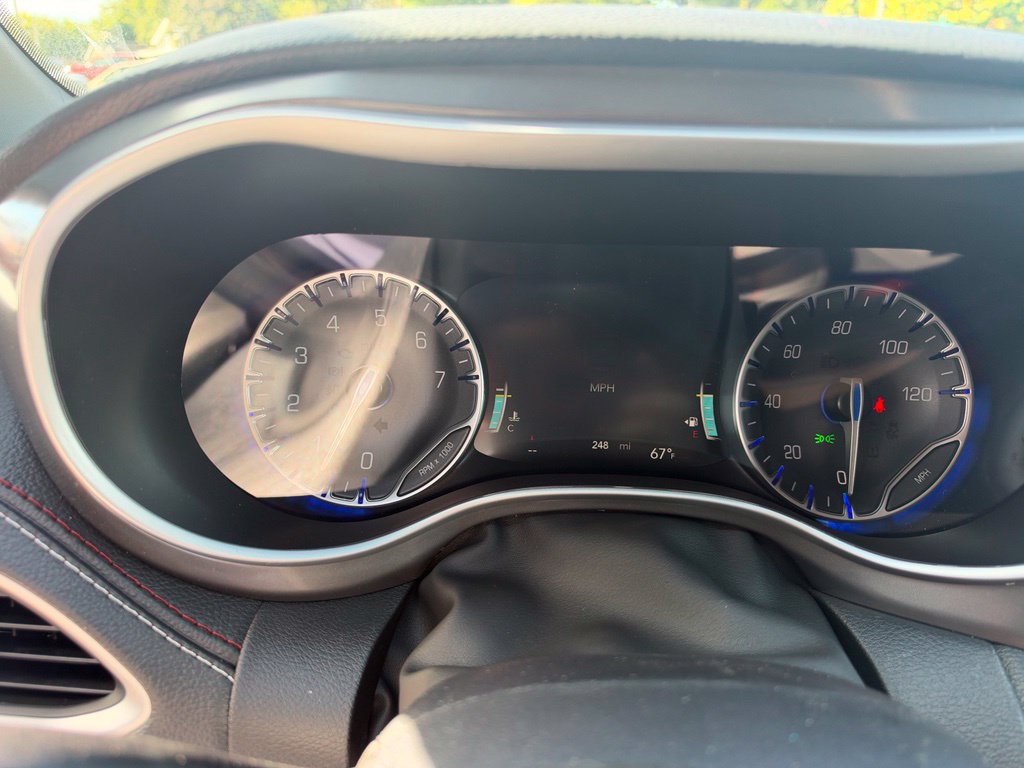 New 2027 Chrysler Pacifica Select AWD/4WD image 32