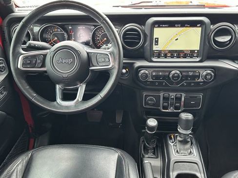Used 2019 Jeep Wrangler Unlimited Sahara AWD/4WD image 9