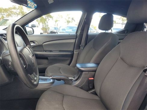 Used 2013 Dodge Avenger SE image 12
