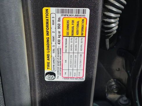 Used 2018 Ford Edge Titanium FWD image 14