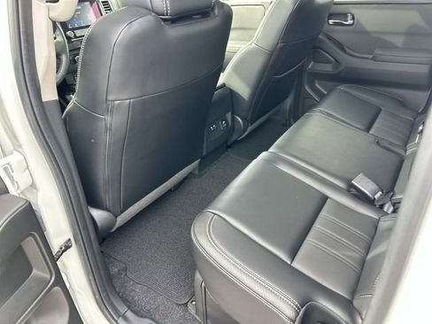 Used 2024 Nissan Frontier SL w/ Technology Package image 20