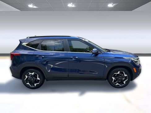 Used 2024 Kia Seltos EX FWD image 8