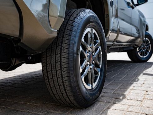 Used 2025 Toyota Tacoma TRD Sport AWD/4WD image 46