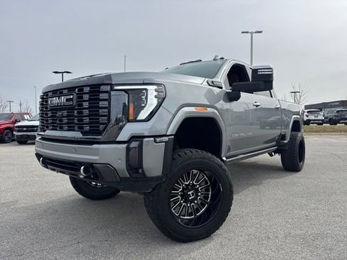 Used 2024 GMC Sierra 2500 Denali Ultimate image 1