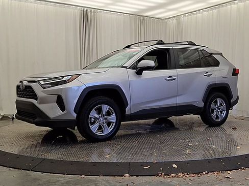 Certified 2022 Toyota RAV4 XLE image 3