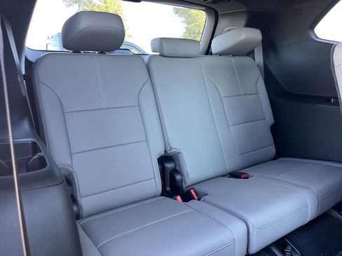 New 2026 GMC Acadia Elevation image 18