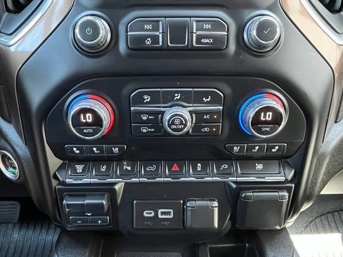 Used 2022 Chevrolet Silverado 3500 High Country w/ Technology Package AWD/4WD image 22