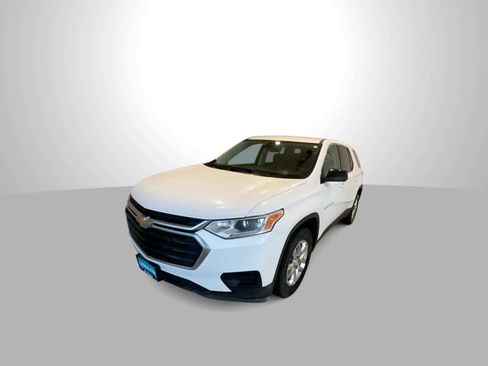 Used 2021 Chevrolet Traverse LS image 4