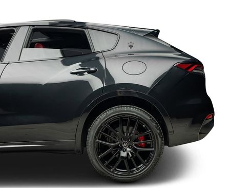 Used 2022 Maserati Levante Modena AWD/4WD image 27