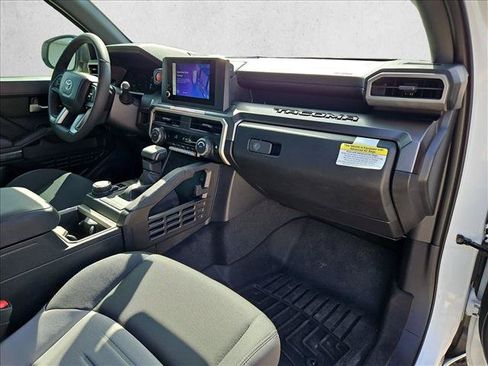 Used 2025 Toyota Tacoma TRD Sport AWD/4WD image 21