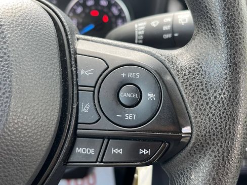 Used 2022 Toyota RAV4 LE AWD/4WD image 21