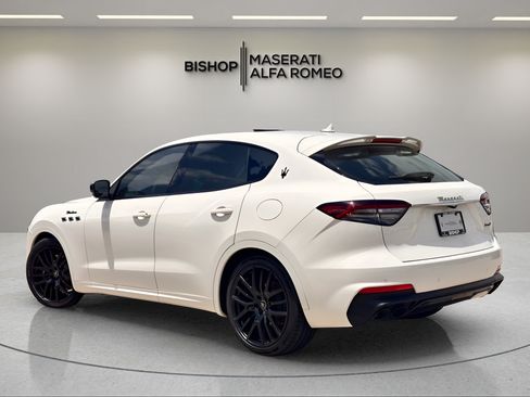 Used 2022 Maserati Levante Modena AWD/4WD image 3