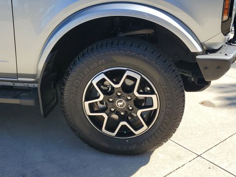 Used 2023 Ford Bronco Outer Banks image 10