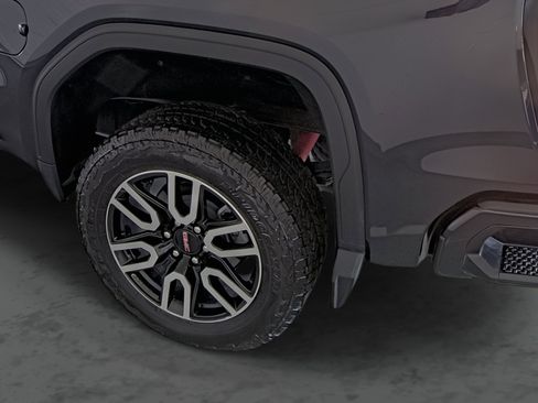Used 2025 GMC Sierra 1500 AT4 image 9