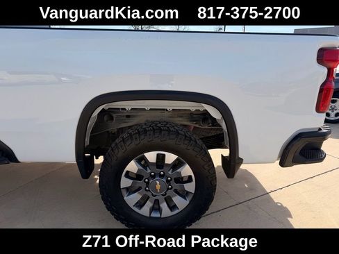 Used 2024 Chevrolet Silverado 2500 Custom w/ Custom Value Package image 9
