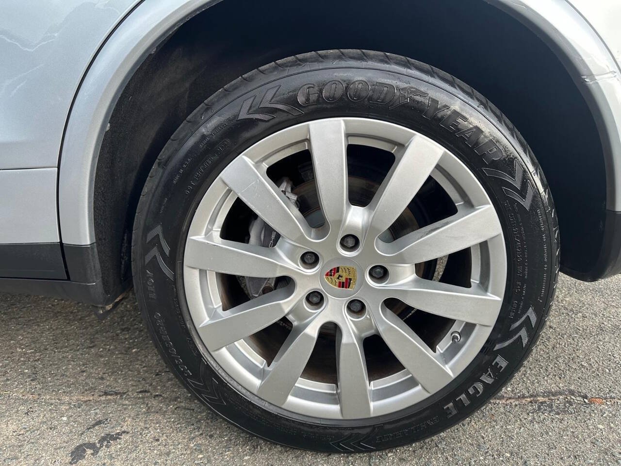 Used 2017 Porsche Cayenne Platinum Edition AWD/4WD image 21