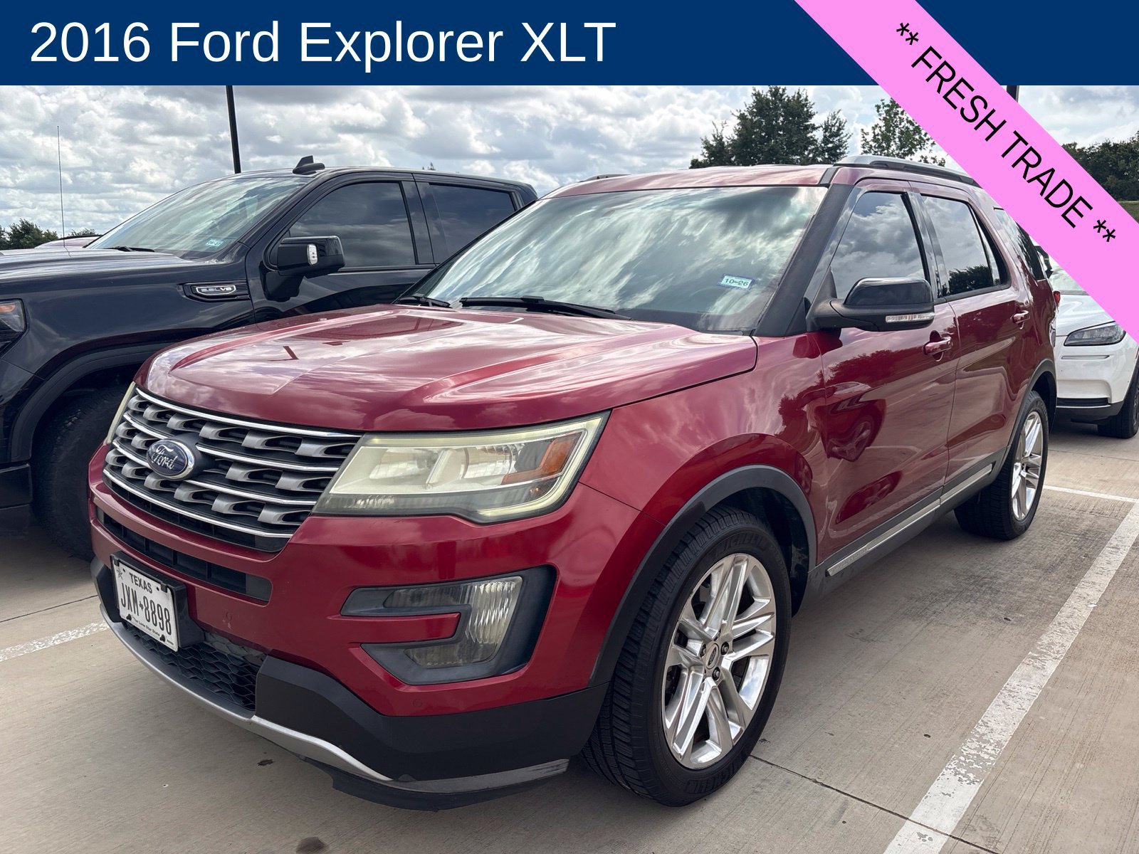 Used 2016 Ford Explorer XLT w/ Equipment Group 202A FWD image 1