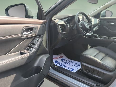 Used 2023 Nissan Rogue SL AWD/4WD image 5