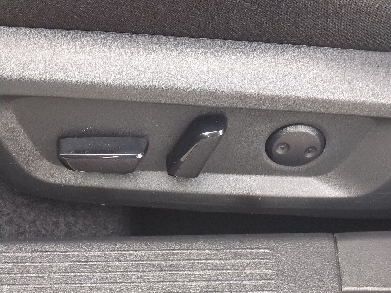 Certified 2024 Nissan Rogue SV AWD/4WD image 17