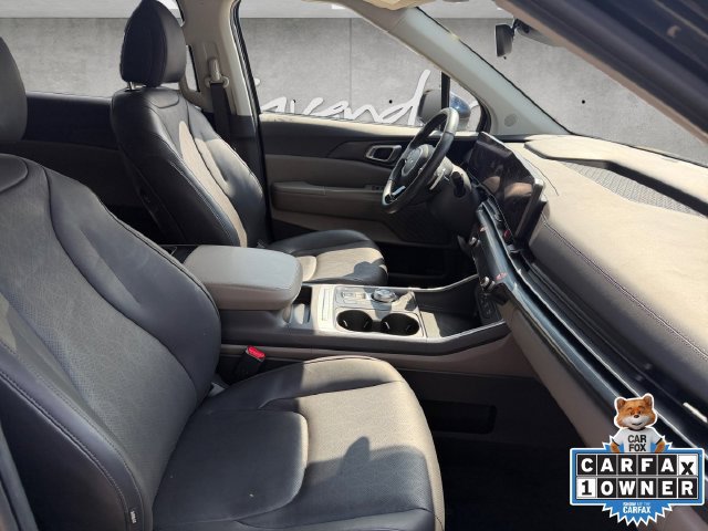 Used 2026 Kia Carnival LXS FWD image 24