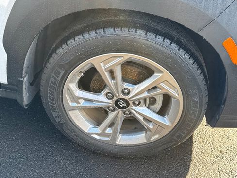 Used 2022 Hyundai Kona SEL image 7