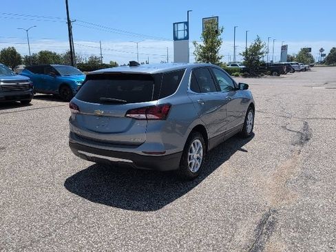 Used 2024 Chevrolet Equinox LT AWD/4WD image 17