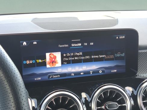 Certified 2025 Mercedes-Benz GLB 250 image 27