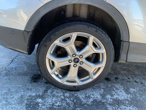 Used 2019 Ford Escape Titanium image 10