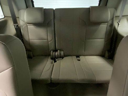 Used 2019 Chevrolet Tahoe LT w/ LT Signature Package image 41