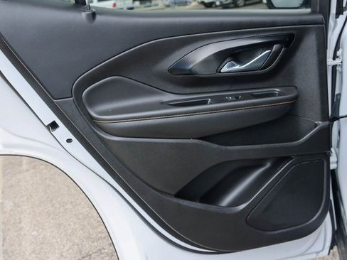 Used 2023 GMC Terrain AT4 image 15