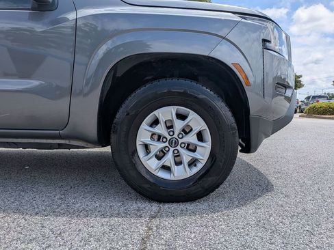 Used 2024 Nissan Frontier SV AWD/4WD image 11