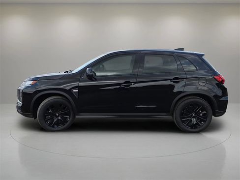 Used 2025 Mitsubishi Outlander Sport LE image 3