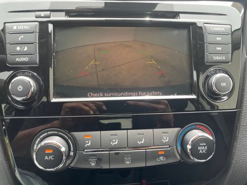 Used 2021 Nissan Rogue Sport S FWD image 11