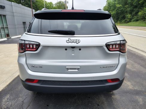Certified 2024 Jeep Compass Limited w/ Sun and Sound Group AWD/4WD image 8