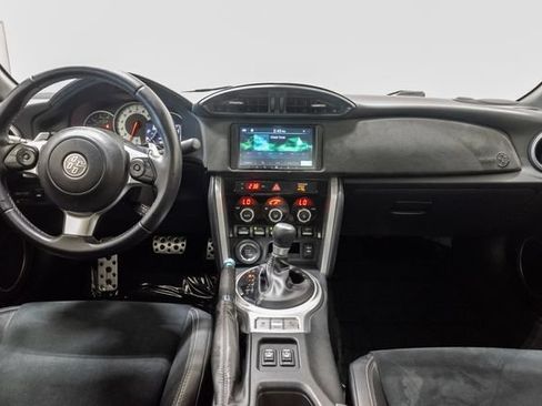 Used 2018 Toyota 86 RWD image 21
