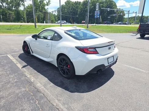 New 2025 Toyota GR86 Base image 5