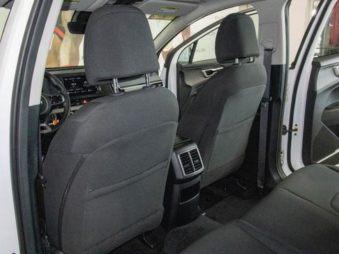 Used 2025 Kia Sportage LX image 9