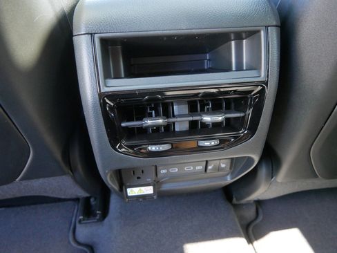 New 2026 Jeep Grand Cherokee Limited w/ Luxury Tech Group II AWD/4WD image 8