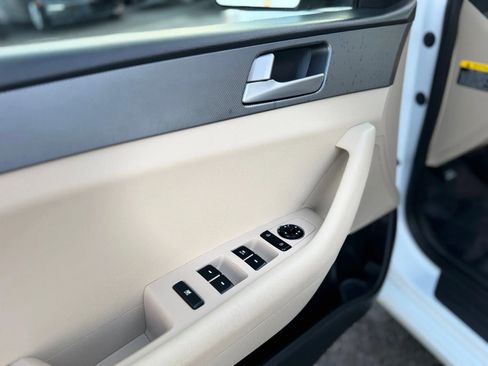 Used 2017 Hyundai Sonata SE image 31